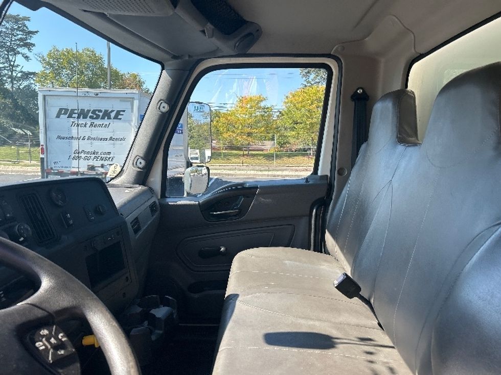 Medium Duty Box Truck-Light and Medium Duty Trucks-International-2020-MV607-Jessup-MD-196,905\n\t\tmiles-$ 52,250 - Image 19