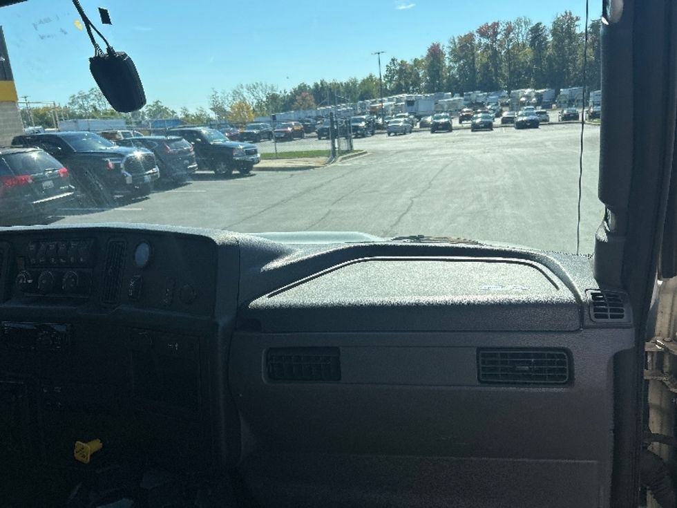 Medium Duty Box Truck-Light and Medium Duty Trucks-International-2020-MV607-Jessup-MD-196,905\n\t\tmiles-$ 52,250 - Image 21