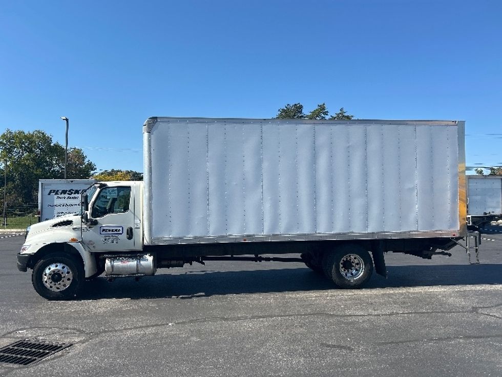 Medium Duty Box Truck-Light and Medium Duty Trucks-International-2020-MV607-Jessup-MD-196,905\n\t\tmiles-$ 52,250 - Image 4