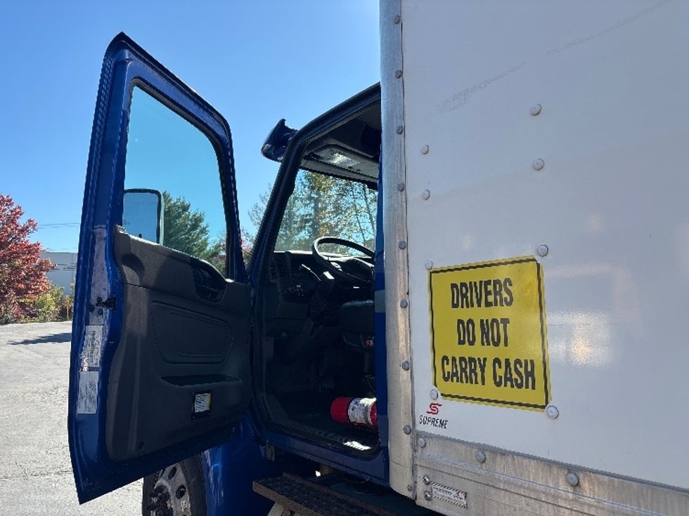 Medium Duty Box Truck-Light and Medium Duty Trucks-International-2020-MV607-Jessup-PA-199,417\n\t\tmiles-$ 53,500 - Image 16