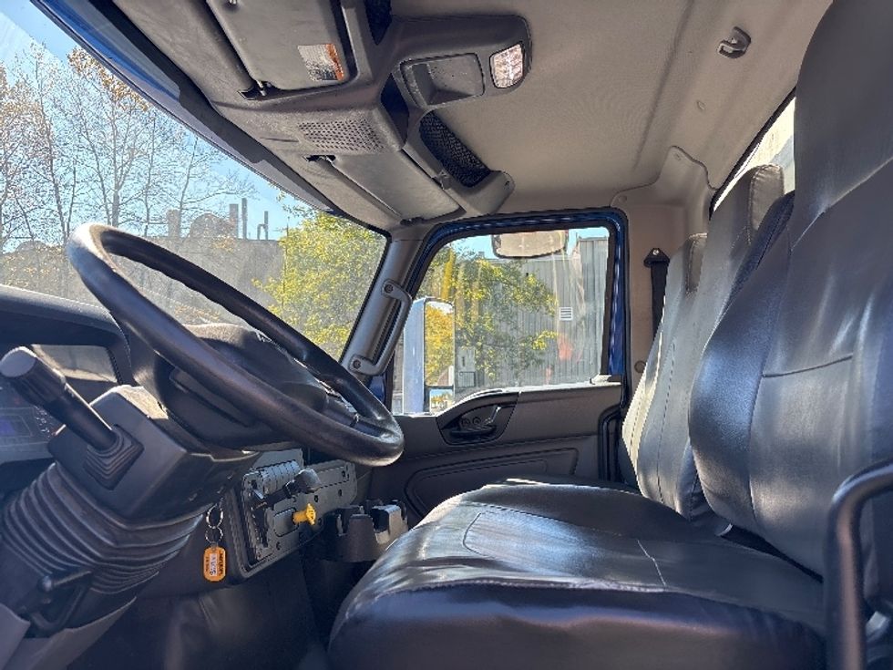 Medium Duty Box Truck-Light and Medium Duty Trucks-International-2020-MV607-Jessup-PA-199,417\n\t\tmiles-$ 53,500 - Image 19