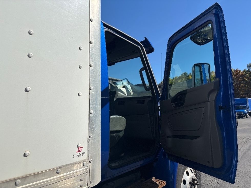 Medium Duty Box Truck-Light and Medium Duty Trucks-International-2020-MV607-Jessup-PA-199,417\n\t\tmiles-$ 53,500 - Image 20
