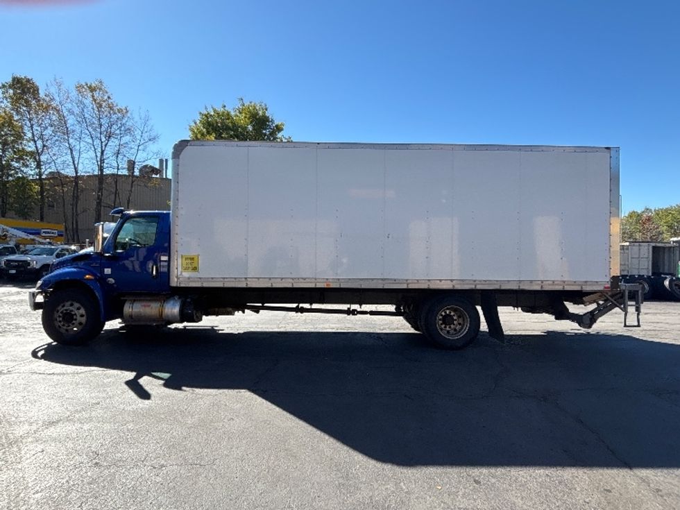 Medium Duty Box Truck-Light and Medium Duty Trucks-International-2020-MV607-Jessup-PA-199,417\n\t\tmiles-$ 53,500 - Image 4