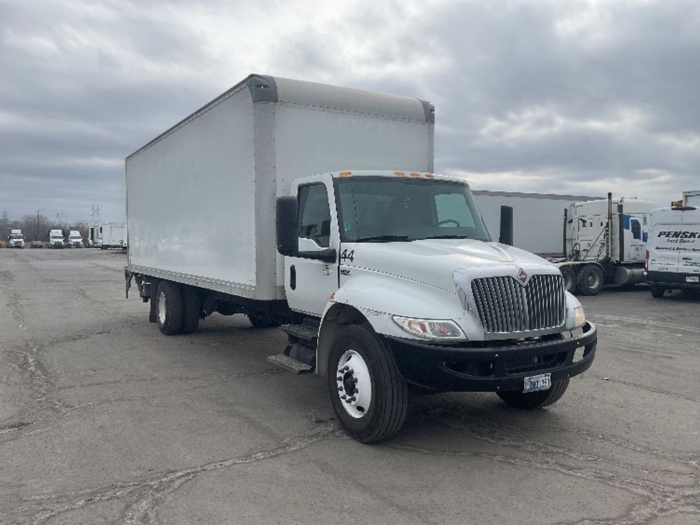 Medium Duty Box Truck-Light and Medium Duty Trucks-International-2020-MV607-Kansas City-MO-115,111\n\t\tmiles-$ 65,750 - Image 1