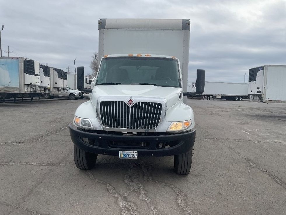 Medium Duty Box Truck-Light and Medium Duty Trucks-International-2020-MV607-Kansas City-MO-115,111\n\t\tmiles-$ 65,750 - Image 2