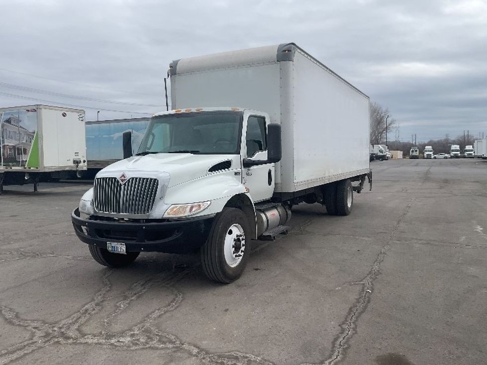 Medium Duty Box Truck-Light and Medium Duty Trucks-International-2020-MV607-Kansas City-MO-115,111\n\t\tmiles-$ 65,750 - Image 3