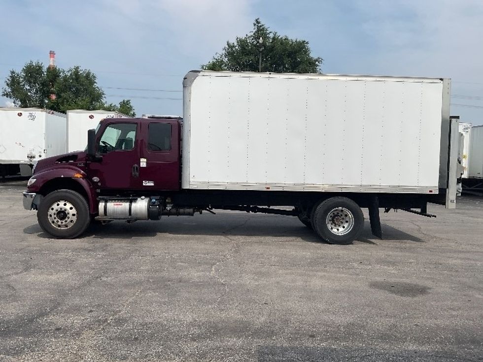 Medium Duty Box Truck-Light and Medium Duty Trucks-International-2020-MV607-Kansas City-MO-116,196\n\t\tmiles-$ 51,250 - Image 4