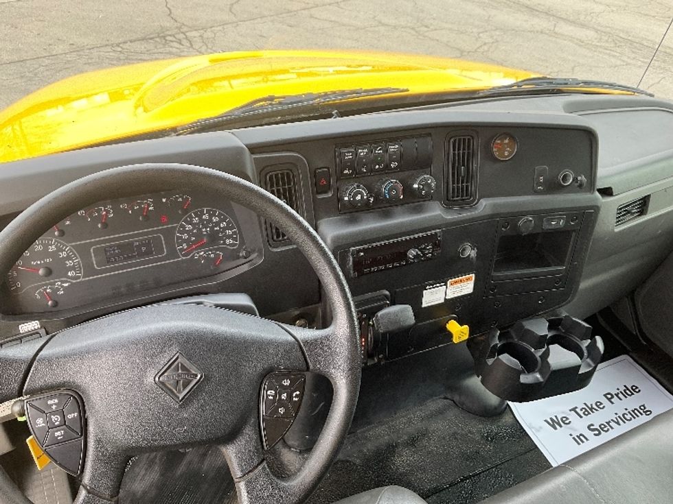 Medium Duty Box Truck-Light and Medium Duty Trucks-International-2020-MV607-Kansas City-MO-129,270\n\t\tmiles-$ 53,750 - Image 17