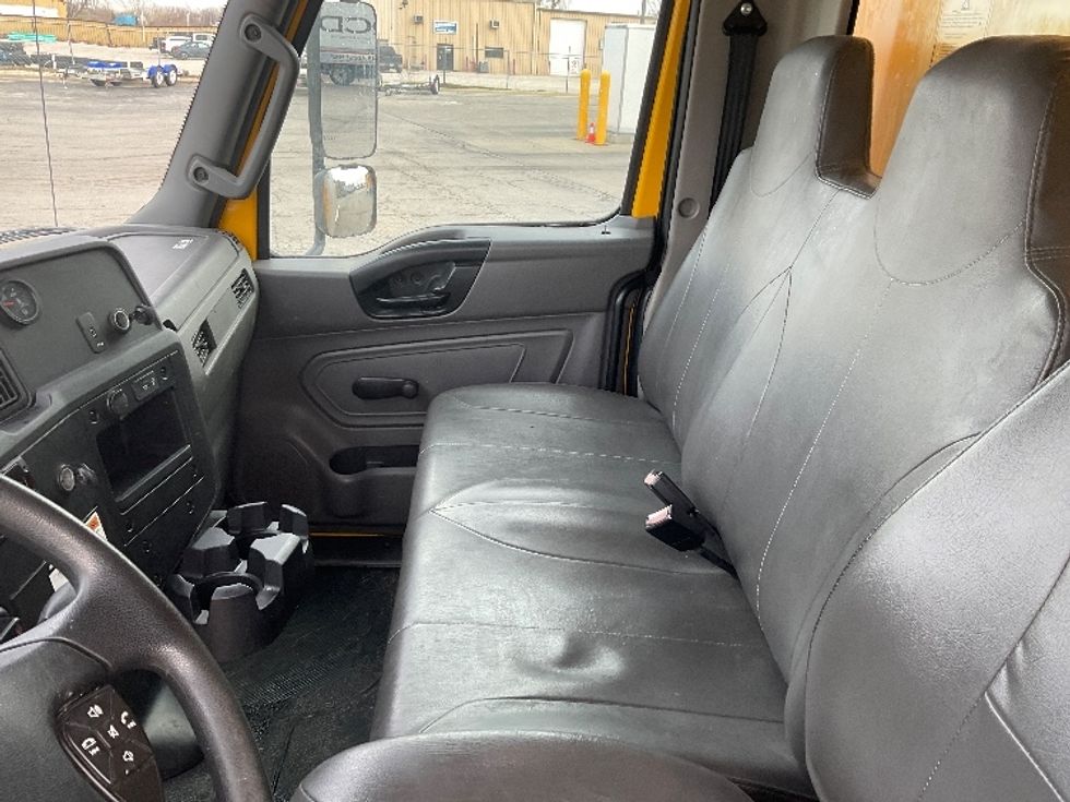 Medium Duty Box Truck-Light and Medium Duty Trucks-International-2020-MV607-Kansas City-MO-129,270\n\t\tmiles-$ 53,750 - Image 18