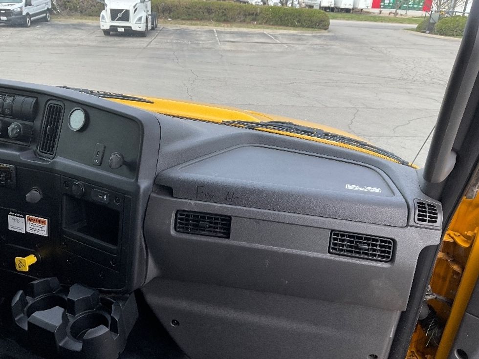 Medium Duty Box Truck-Light and Medium Duty Trucks-International-2020-MV607-Kansas City-MO-129,270\n\t\tmiles-$ 53,750 - Image 20