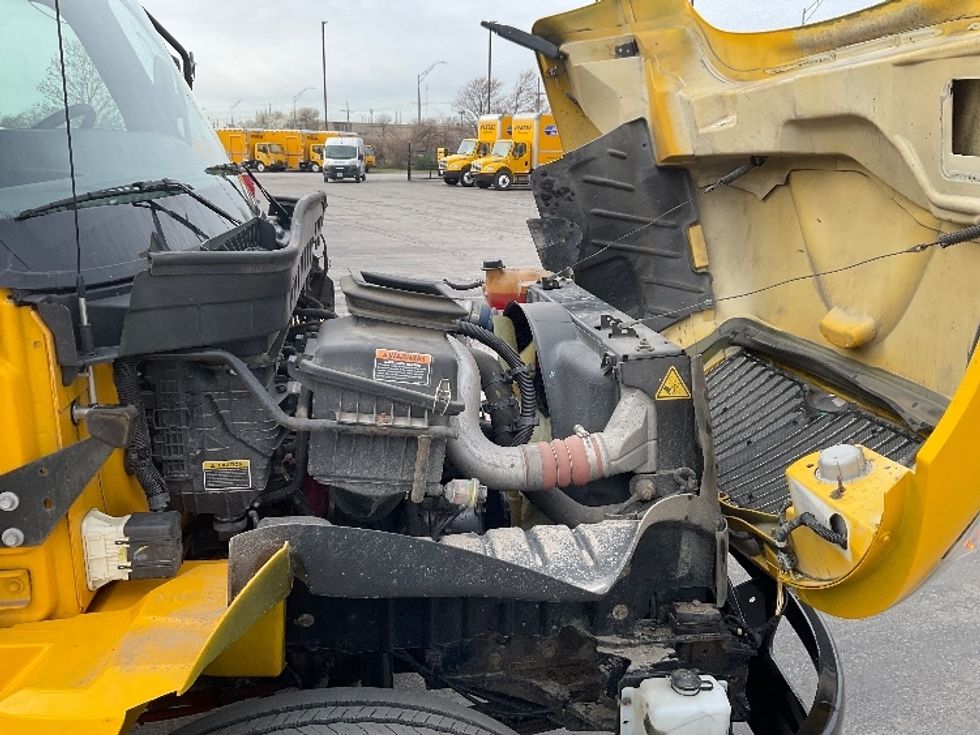 Medium Duty Box Truck-Light and Medium Duty Trucks-International-2020-MV607-Kansas City-MO-129,270\n\t\tmiles-$ 53,750 - Image 22