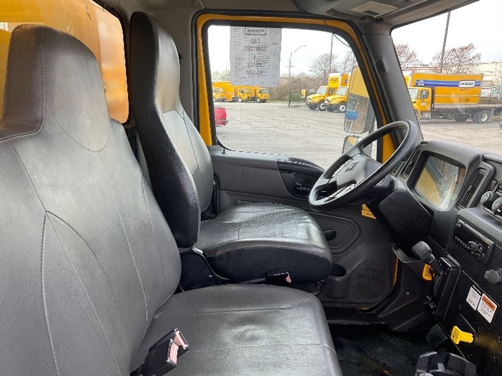 Medium Duty Box Truck-Light and Medium Duty Trucks-International-2020-MV607-Kansas City-MO-129,270\n\t\tmiles-$ 53,750 - Image 21