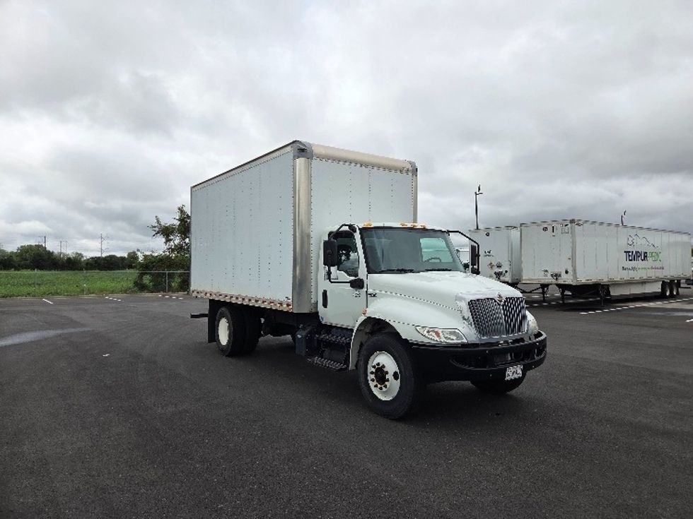 Medium Duty Box Truck-Light and Medium Duty Trucks-International-2020-MV607-Kansas City-MO-17,883\n\t\tmiles-$ 56,250 - Image 1