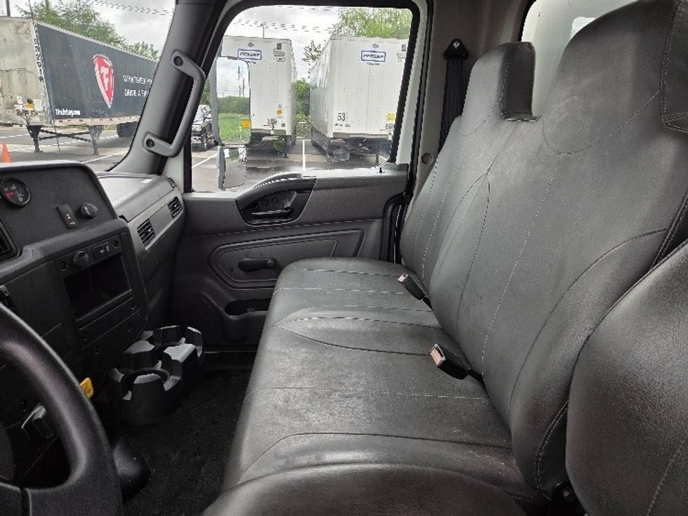 Medium Duty Box Truck-Light and Medium Duty Trucks-International-2020-MV607-Kansas City-MO-17,883\n\t\tmiles-$ 56,250 - Image 18