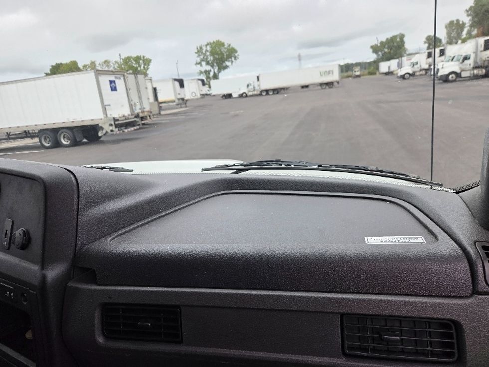 Medium Duty Box Truck-Light and Medium Duty Trucks-International-2020-MV607-Kansas City-MO-17,883\n\t\tmiles-$ 56,250 - Image 20
