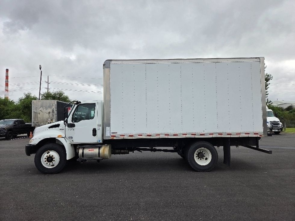 Medium Duty Box Truck-Light and Medium Duty Trucks-International-2020-MV607-Kansas City-MO-17,883\n\t\tmiles-$ 56,250 - Image 4
