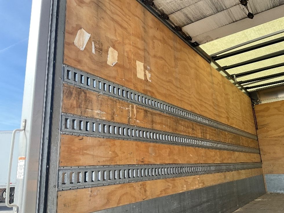 Medium Duty Box Truck-Light and Medium Duty Trucks-International-2020-MV607-Kansas City-MO-188,719\n\t\tmiles-$ 37,750 - Image 10