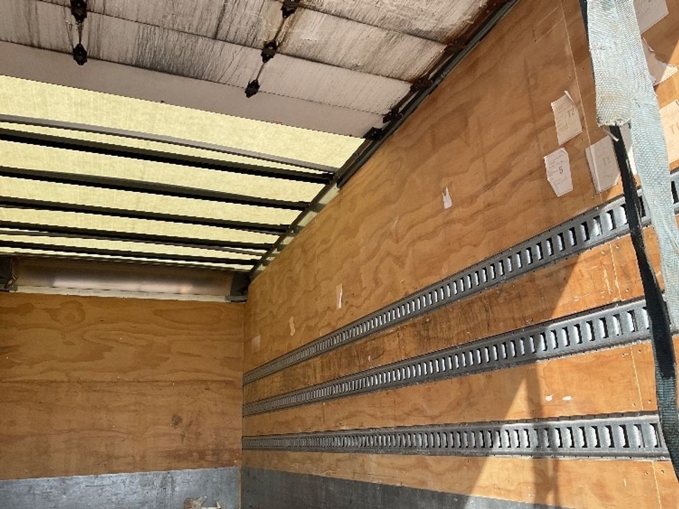 Medium Duty Box Truck-Light and Medium Duty Trucks-International-2020-MV607-Kansas City-MO-188,719\n\t\tmiles-$ 37,750 - Image 11