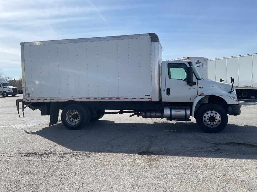 Medium Duty Box Truck-Light and Medium Duty Trucks-International-2020-MV607-Kansas City-MO-188,719\n\t\tmiles-$ 37,750 - Image 14