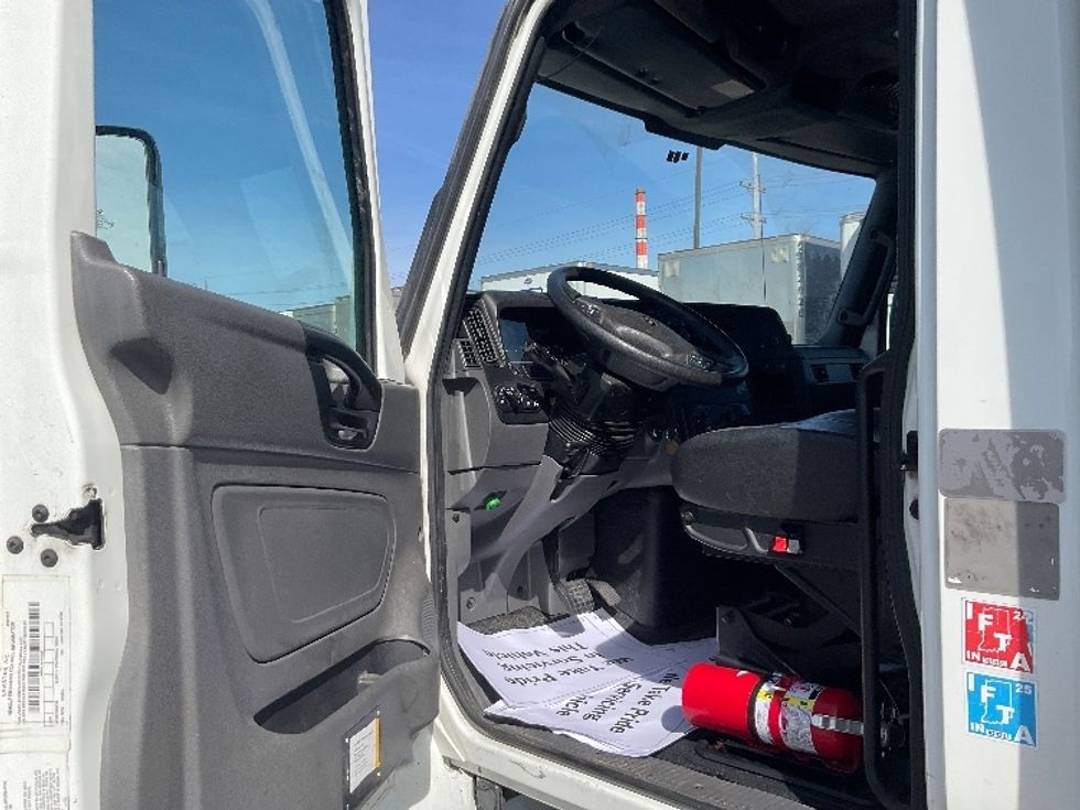 Medium Duty Box Truck-Light and Medium Duty Trucks-International-2020-MV607-Kansas City-MO-188,719\n\t\tmiles-$ 37,750 - Image 15