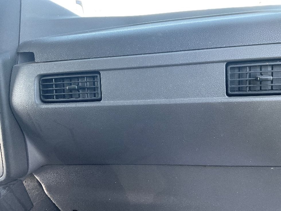 Medium Duty Box Truck-Light and Medium Duty Trucks-International-2020-MV607-Kansas City-MO-188,719\n\t\tmiles-$ 37,750 - Image 20