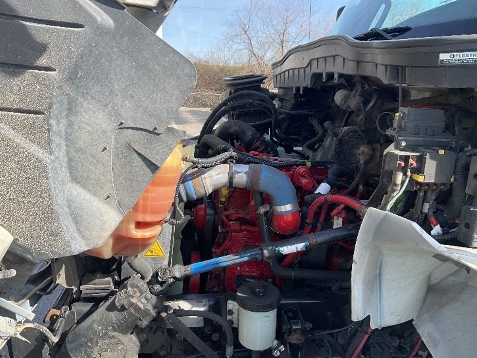 Medium Duty Box Truck-Light and Medium Duty Trucks-International-2020-MV607-Kansas City-MO-188,719\n\t\tmiles-$ 37,750 - Image 23