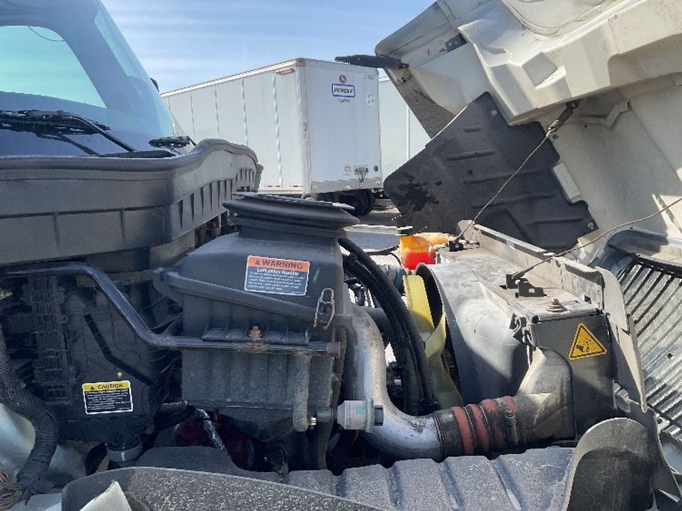 Medium Duty Box Truck-Light and Medium Duty Trucks-International-2020-MV607-Kansas City-MO-188,719\n\t\tmiles-$ 37,750 - Image 22