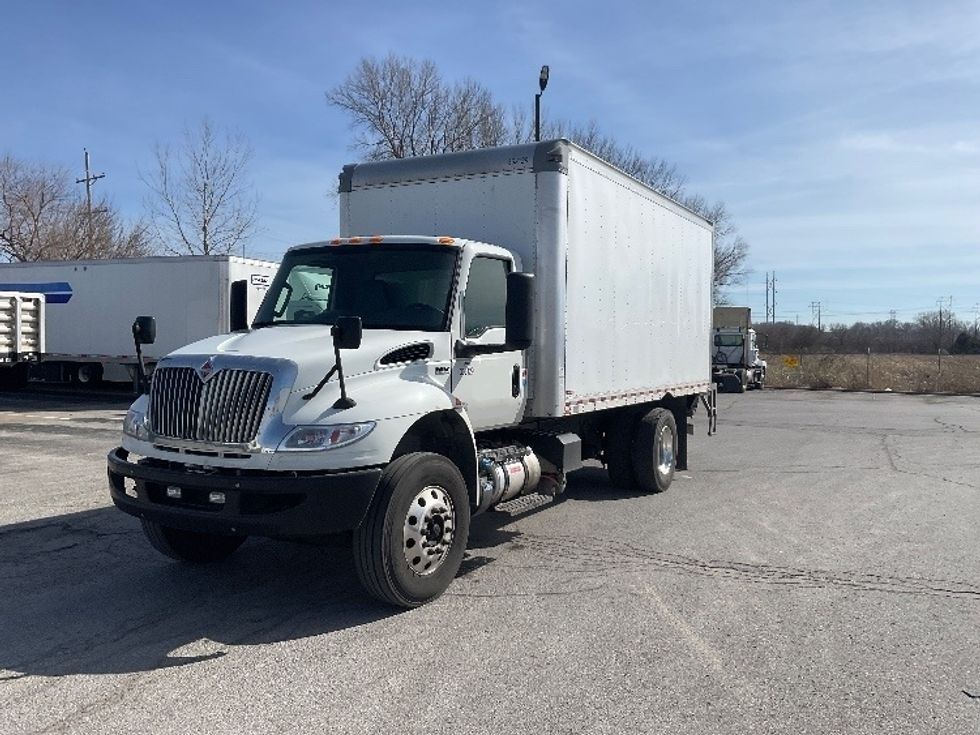 Medium Duty Box Truck-Light and Medium Duty Trucks-International-2020-MV607-Kansas City-MO-188,719\n\t\tmiles-$ 37,750 - Image 3