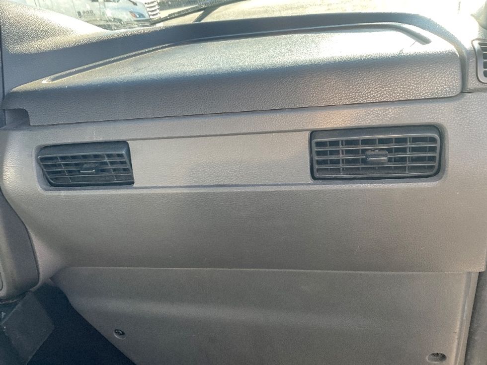 Medium Duty Box Truck-Light and Medium Duty Trucks-International-2020-MV607-Kansas City-MO-255,945\n\t\tmiles-$ 37,500 - Image 19