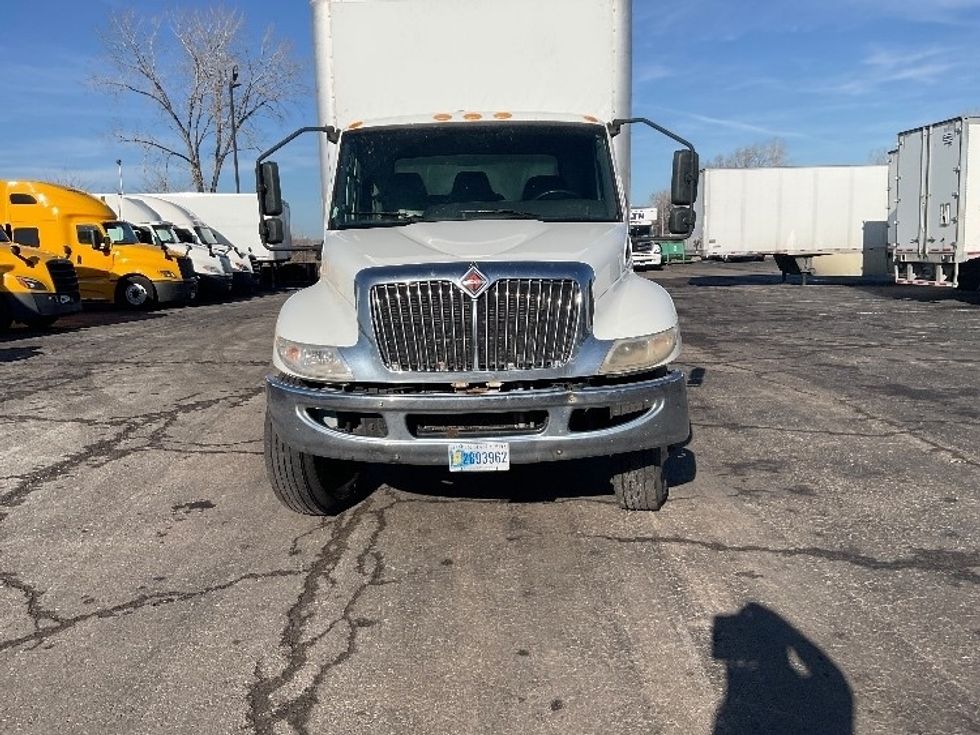 Medium Duty Box Truck-Light and Medium Duty Trucks-International-2020-MV607-Kansas City-MO-255,945\n\t\tmiles-$ 37,500 - Image 2