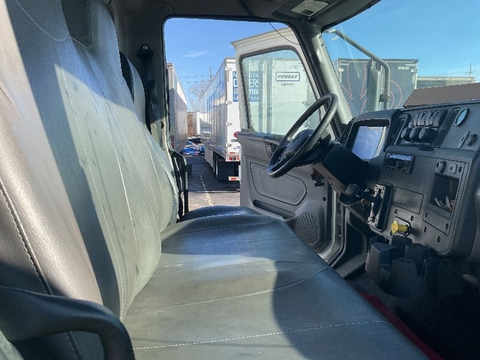 Medium Duty Box Truck-Light and Medium Duty Trucks-International-2020-MV607-Kansas City-MO-255,945\n\t\tmiles-$ 37,500 - Image 20