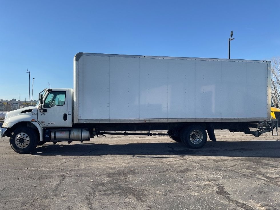 Medium Duty Box Truck-Light and Medium Duty Trucks-International-2020-MV607-Kansas City-MO-255,945\n\t\tmiles-$ 37,500 - Image 4