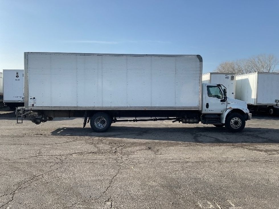 Medium Duty Box Truck-Light and Medium Duty Trucks-International-2020-MV607-Kansas City-MO-303,838\n\t\tmiles-$ 29,000 - Image 15
