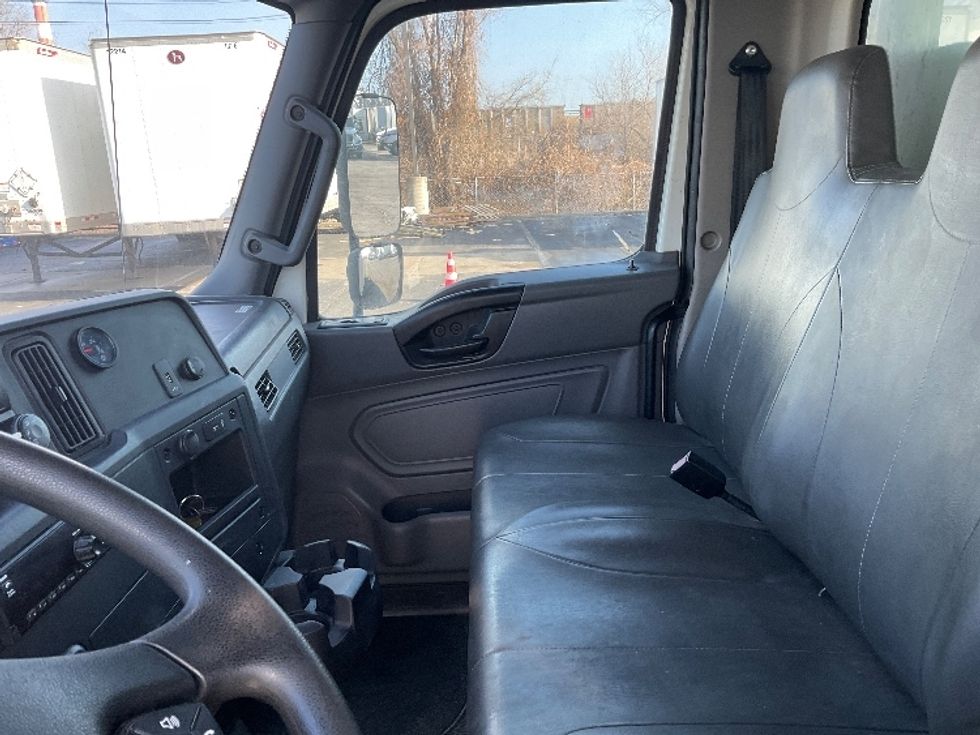 Medium Duty Box Truck-Light and Medium Duty Trucks-International-2020-MV607-Kansas City-MO-303,838\n\t\tmiles-$ 29,000 - Image 19