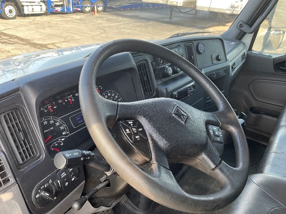 Medium Duty Box Truck-Light and Medium Duty Trucks-International-2020-MV607-Kansas City-MO-303,838\n\t\tmiles-$ 29,000 - Image 17
