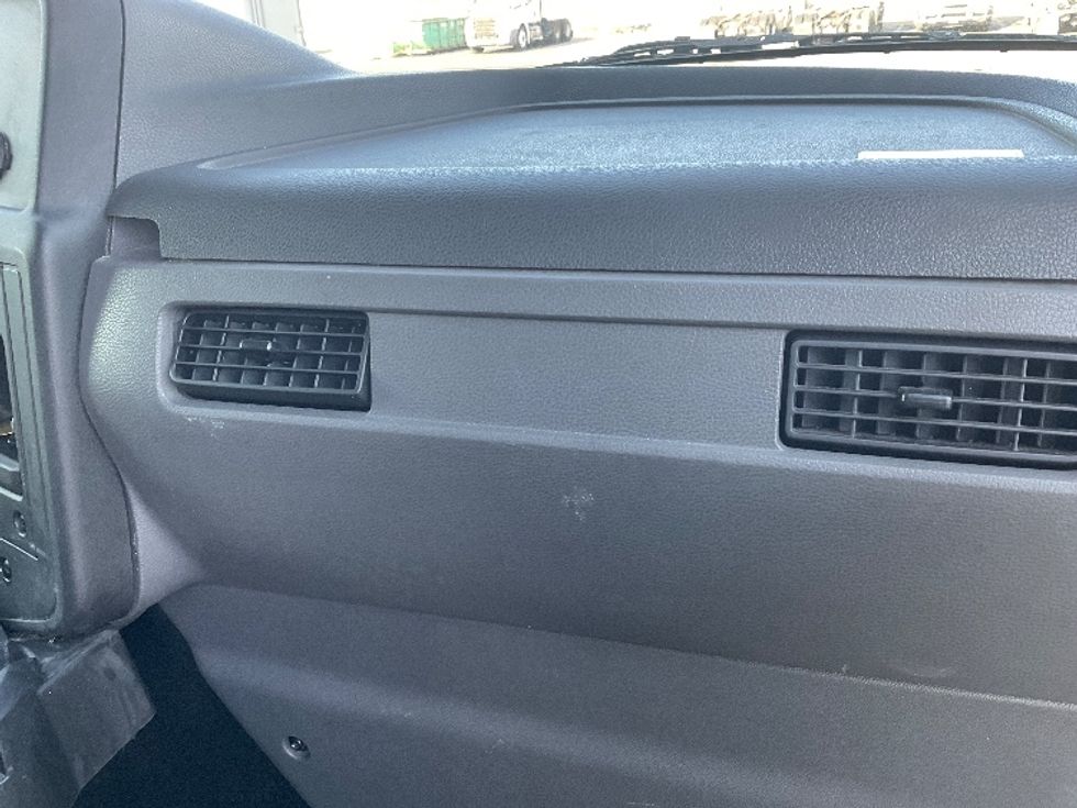 Medium Duty Box Truck-Light and Medium Duty Trucks-International-2020-MV607-Kansas City-MO-303,838\n\t\tmiles-$ 29,000 - Image 21