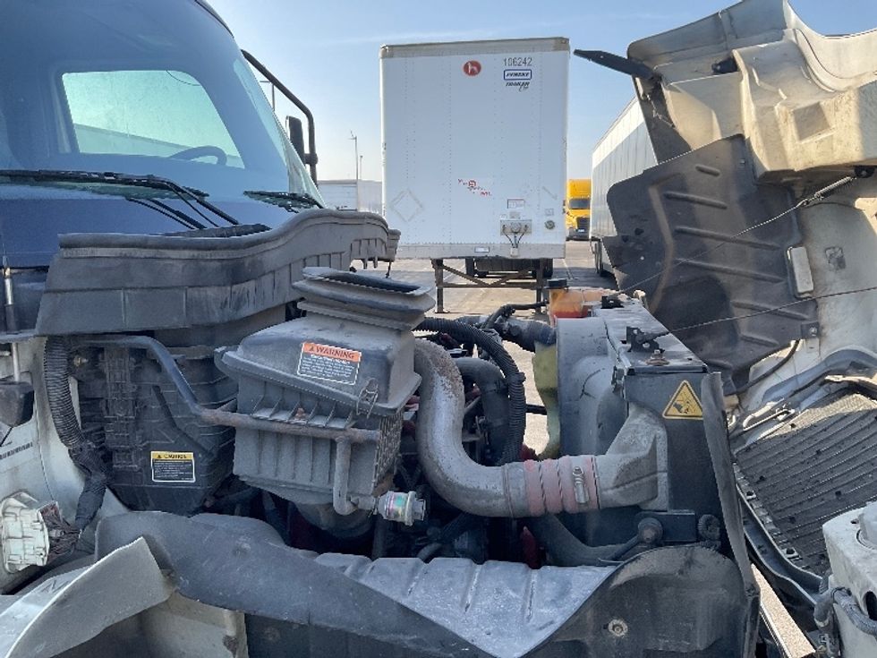 Medium Duty Box Truck-Light and Medium Duty Trucks-International-2020-MV607-Kansas City-MO-303,838\n\t\tmiles-$ 29,000 - Image 24