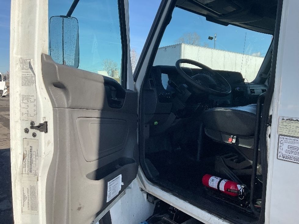 Medium Duty Box Truck-Light and Medium Duty Trucks-International-2020-MV607-Kansas City-MO-310,834\n\t\tmiles-$ 23,750 - Image 17
