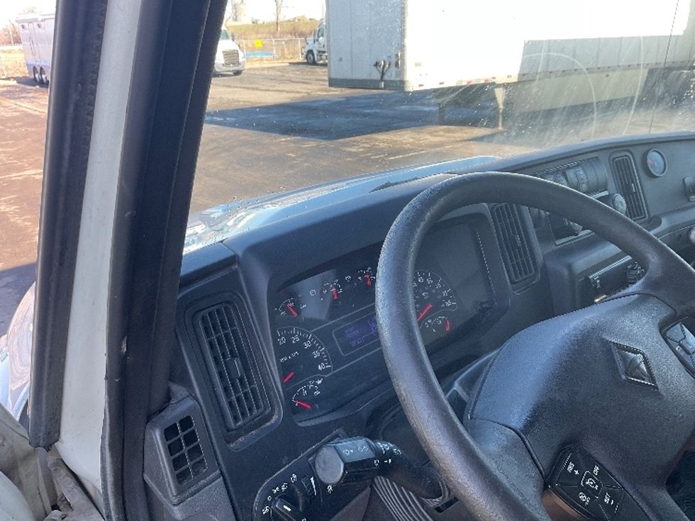 Medium Duty Box Truck-Light and Medium Duty Trucks-International-2020-MV607-Kansas City-MO-310,834\n\t\tmiles-$ 23,750 - Image 18