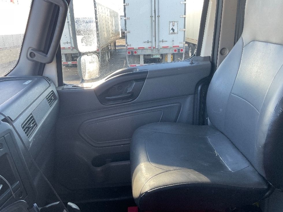 Medium Duty Box Truck-Light and Medium Duty Trucks-International-2020-MV607-Kansas City-MO-310,834\n\t\tmiles-$ 23,750 - Image 20