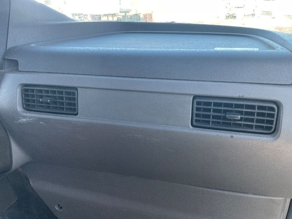 Medium Duty Box Truck-Light and Medium Duty Trucks-International-2020-MV607-Kansas City-MO-310,834\n\t\tmiles-$ 23,750 - Image 21