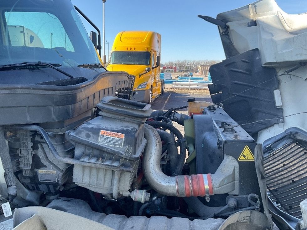 Medium Duty Box Truck-Light and Medium Duty Trucks-International-2020-MV607-Kansas City-MO-310,834\n\t\tmiles-$ 23,750 - Image 23