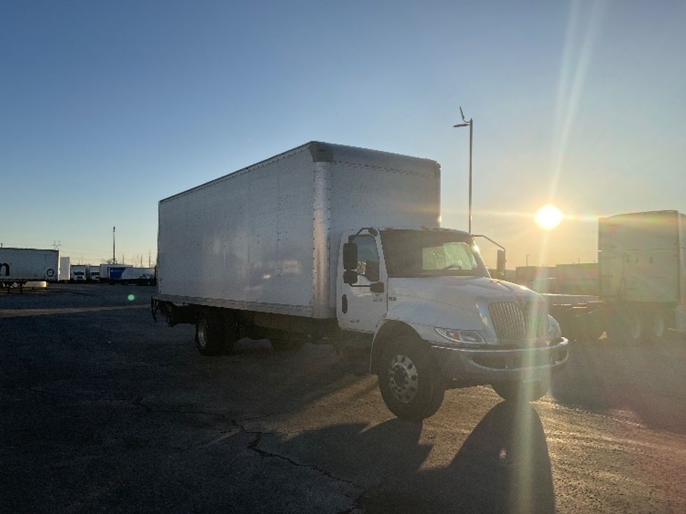 Medium Duty Box Truck-Light and Medium Duty Trucks-International-2020-MV607-Kansas City-MO-331,742\n\t\tmiles-$ 24,750 - Image 1