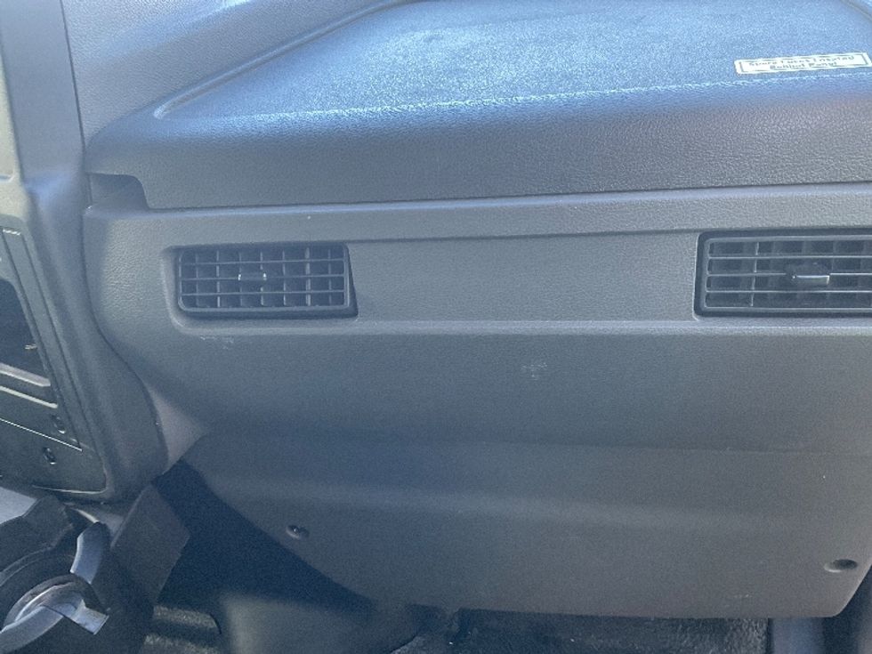 Medium Duty Box Truck-Light and Medium Duty Trucks-International-2020-MV607-Kansas City-MO-331,742\n\t\tmiles-$ 24,750 - Image 21