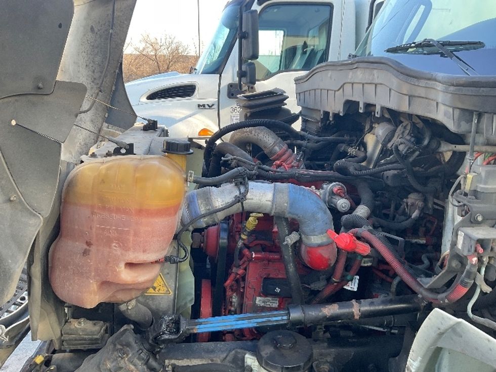 Medium Duty Box Truck-Light and Medium Duty Trucks-International-2020-MV607-Kansas City-MO-331,742\n\t\tmiles-$ 24,750 - Image 24