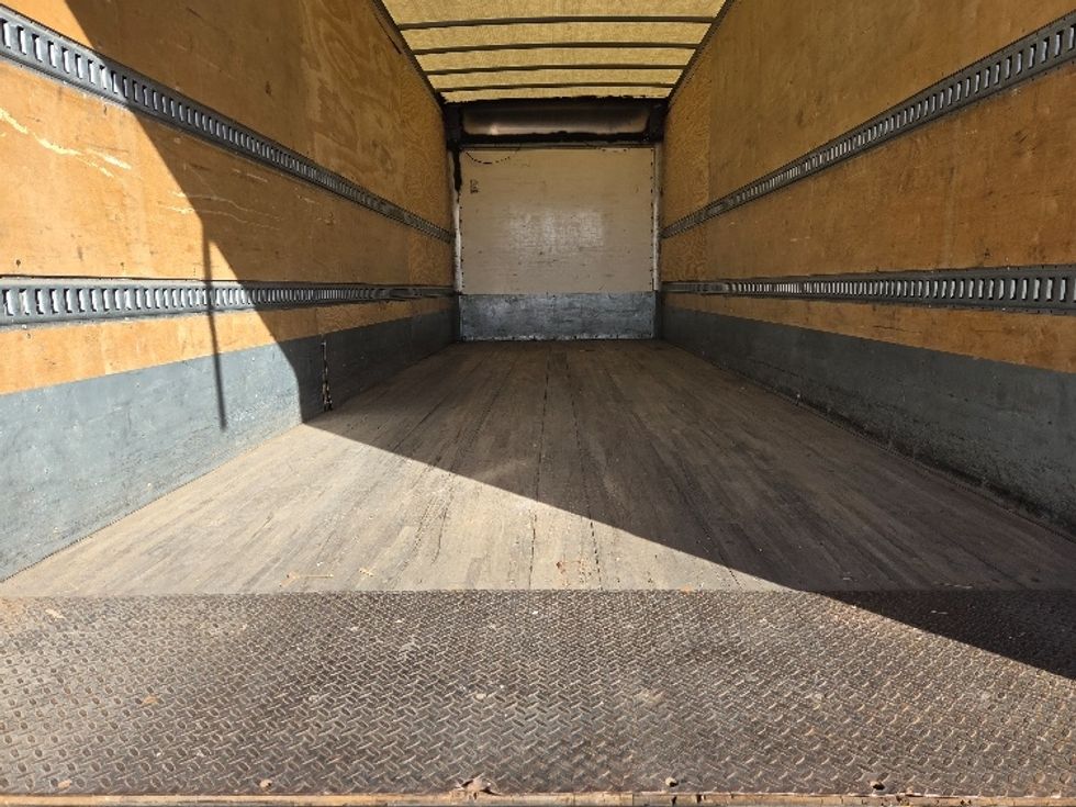 Medium Duty Box Truck-Light and Medium Duty Trucks-International-2020-MV607-Kansas City-MO-334,904\n\t\tmiles-$ 22,000 - Image 10