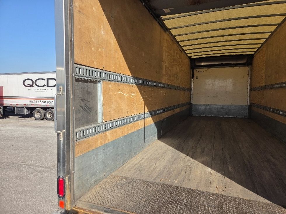 Medium Duty Box Truck-Light and Medium Duty Trucks-International-2020-MV607-Kansas City-MO-334,904\n\t\tmiles-$ 22,000 - Image 11