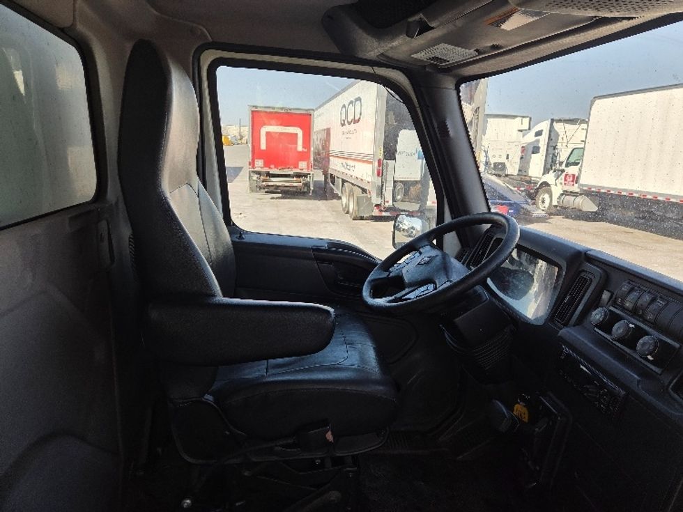 Medium Duty Box Truck-Light and Medium Duty Trucks-International-2020-MV607-Kansas City-MO-334,904\n\t\tmiles-$ 22,000 - Image 22