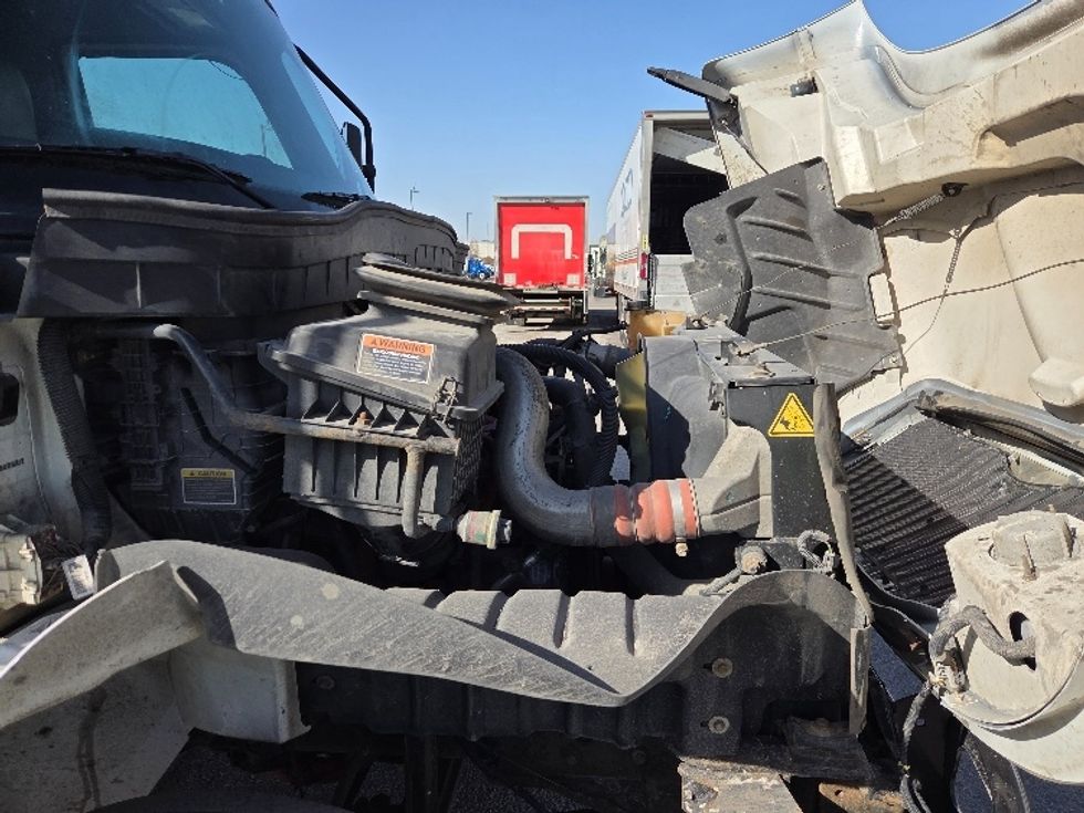 Medium Duty Box Truck-Light and Medium Duty Trucks-International-2020-MV607-Kansas City-MO-334,904\n\t\tmiles-$ 22,000 - Image 23