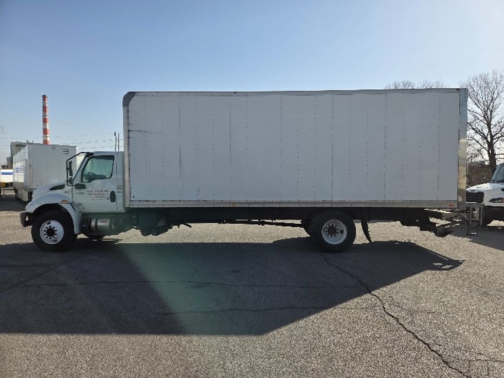 Medium Duty Box Truck-Light and Medium Duty Trucks-International-2020-MV607-Kansas City-MO-334,904\n\t\tmiles-$ 22,000 - Image 4